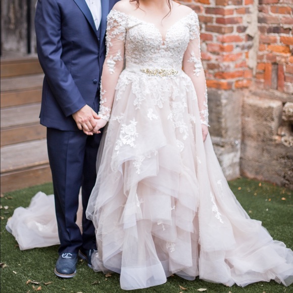 Essence of Australia D2186 Wedding Dress - Picture 3 of 5